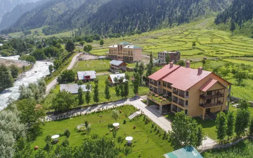Heevan Villa's Sonamarg - River Front Luxury Retreat - 4-Star