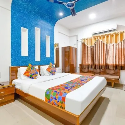 Hotel Meet Residency Hotels near Ellis Bridge