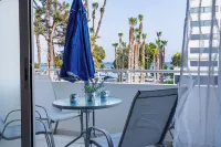 Limassol Seafront Family Suite - 3 stelle