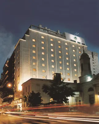 Argenta Tower Hotel & Suites - สระว่ายน้ำบนดาดฟ้า