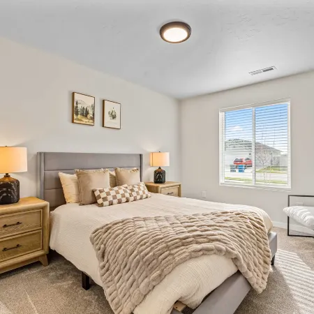 Spacious 6BR Sleeps 22 with Playground, Basketball