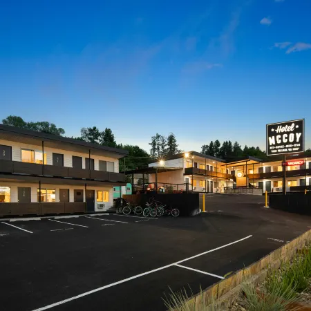 Hotel McCoy - Art, Coffee, Beer, Wine