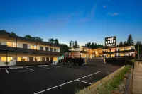 Hotel McCoy - Art, Coffee, Beer, Wine - Parkering