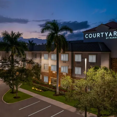 Courtyard Sarasota at University Town Center