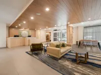 Fairfield Inn & Suites Virginia Beach Town Center Hotel berhampiran Rumah Thoroughgood