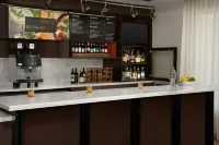 Courtyard Dothan - bar