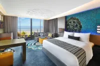 W Muscat - Infinity Pools
