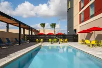 Home2 Suites by Hilton Winter Haven - Uima-altaat
