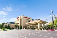 Hampton Inn Bedford - parking