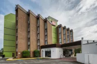 Red Roof Inn & Suites Macon - 2-Star
