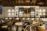 Waves Resort & Spa, An Autograph Collection All-Inclusive Resort - bar