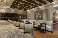 Embassy Suites by Hilton Greenville Downtown Riverplace - Baarit