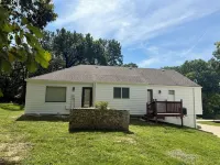 Family Friendly home w/ game room- Perfect Location - 3-Star