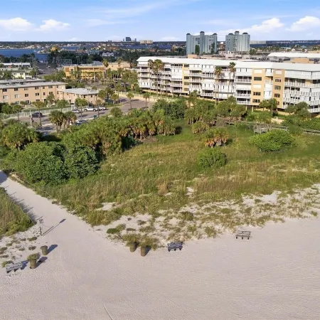 Steps to St Pete Beach - 2BR With Heated Pool