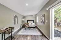 Cozy West oakland cottage with Air Conditioning - Kitchens