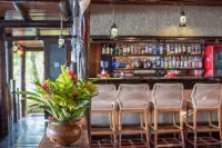 Savasi Island Resort - bar
