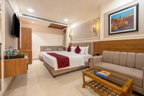 Sterling Varanasi - 2-Star