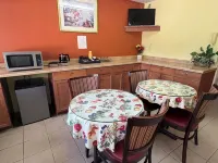 Royal Regency Inn - 2-Star