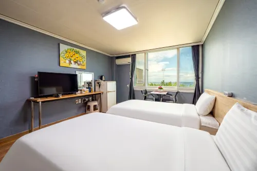 Yangyang Naksan Pebble Beach - Motels