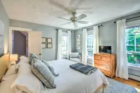 Walk to Lake & Downtown: Hot Tub and Game Room - Wifi