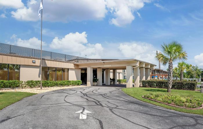 Best Western Crossroads Inn