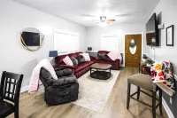 The Play House: Family Retreat 2 Mi to Pawnee Park - 2-Star