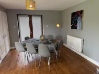 Cottage Sleeps 8 - Garden, Bbq, Pet-friendly - 2 étoiles