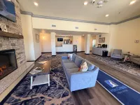 Iron Creek Inn & Suites - Parking