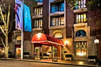 Sir Stamford Circular Quay