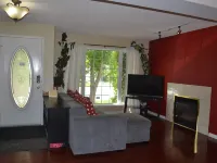 Brother Li Homestay Hotels in Calgary