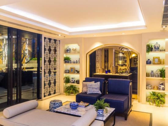 The Base Heights - Phuket Town Convenient Luxury One Bedroom Apartment, Pool, Gym and Shopping!