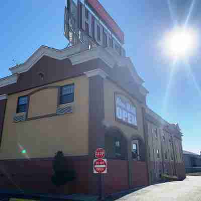 Red Carpet Inn Elmwood Hotel Exterior