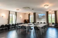 Logis - Hotel Restaurant la Sapinière Hotels in Pas-de-Calais