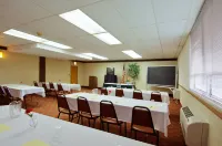 Travelodge by Wyndham Cleveland Airport