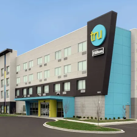 Tru by Hilton Louisville East
