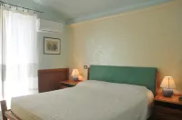 Very Cozy, Comfortable "lanthana" Villa on 2 Floors, Independent Hotels in Bari Sardo