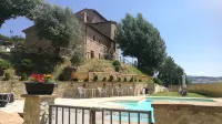 Apartment Iris 3 Bedrooms,2 Bath, Living Room 10 Pax Hotels in Monte Castello di Vibio