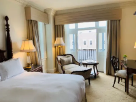 Market Pavilion Hotel