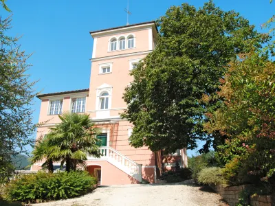La Perla del Lago Hotels in 