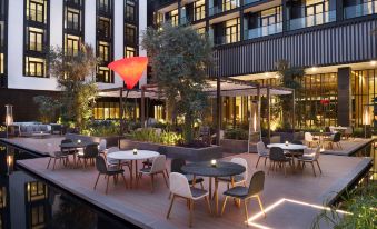 La Ville Hotel & Suites City Walk, Dubai, Autograph Collection