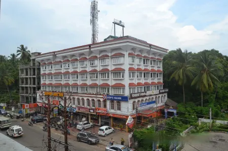 Hotel RV Tower Отели в г. Гурувейер