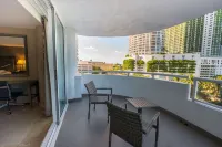 DoubleTree by Hilton Grand Hotel Biscayne Bay - Sea View
