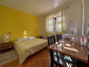 S1 - Double Room with Private Ensuite Bathroom in Jelsa on Hvar