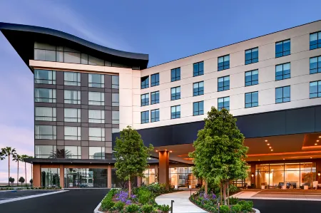 Hilton Garden Inn Anaheim Resort Отели рядом со станцией Анахайм Риджинал Транспортейшен Интермодал Сентер