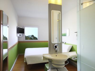 Cordia Hotel Surabaya Airport - Hotel Dalam Bandara - Formerly Ibis Budget Surabaya Airport