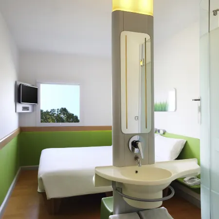Cordia Hotel Surabaya Airport - Hotel Dalam Bandara - Formerly Ibis Budget Surabaya Airport