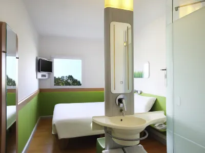 蘇拉巴亞機場科迪亞飯店 住宿飯店