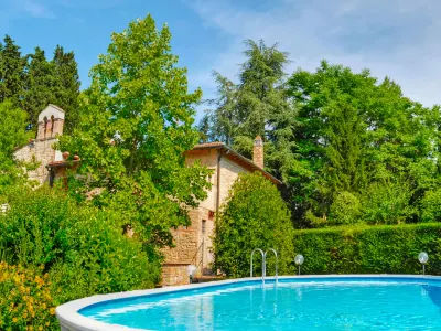 L'Antica Chiesa Hotels near Toscana Principe Railway Station