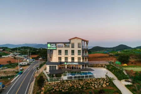 Yeosu Little Forest Pension