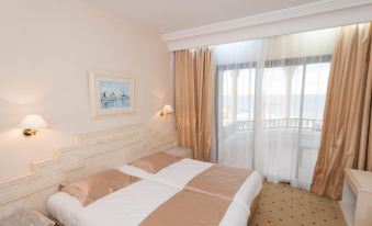L'Orient Palace Resort and Spa